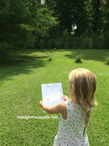 Hiking Scavenger Hunt Printables #SummerSunCare (ad) | mybigfathappylife.com