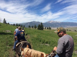 Horseback Riding / Trail Riding near Yellowstone National Park in Gardiner, MT | mybigfathappylife.com