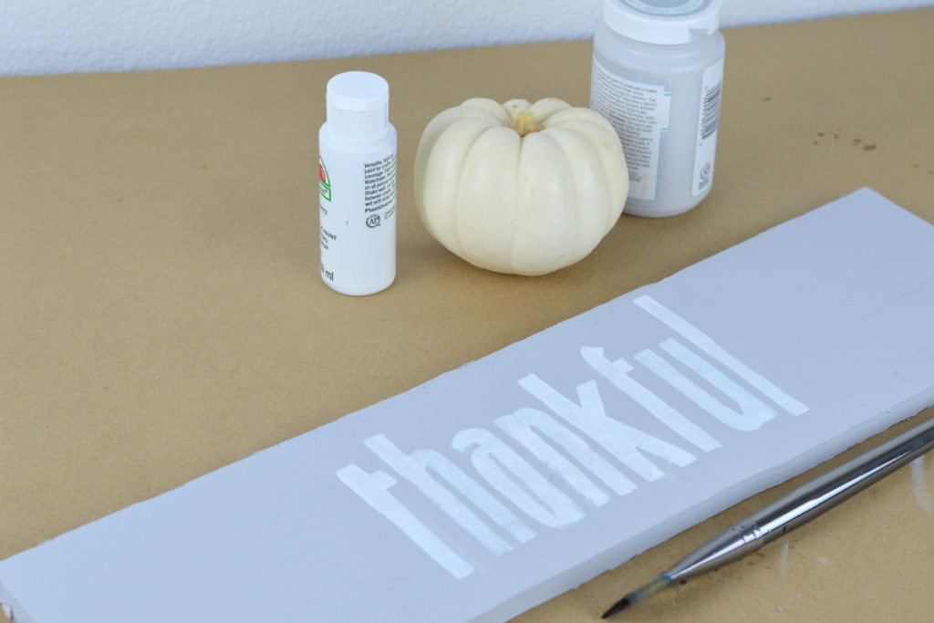 How to Make a Thankful Sign from a Pallet | mybigfathappylife.com