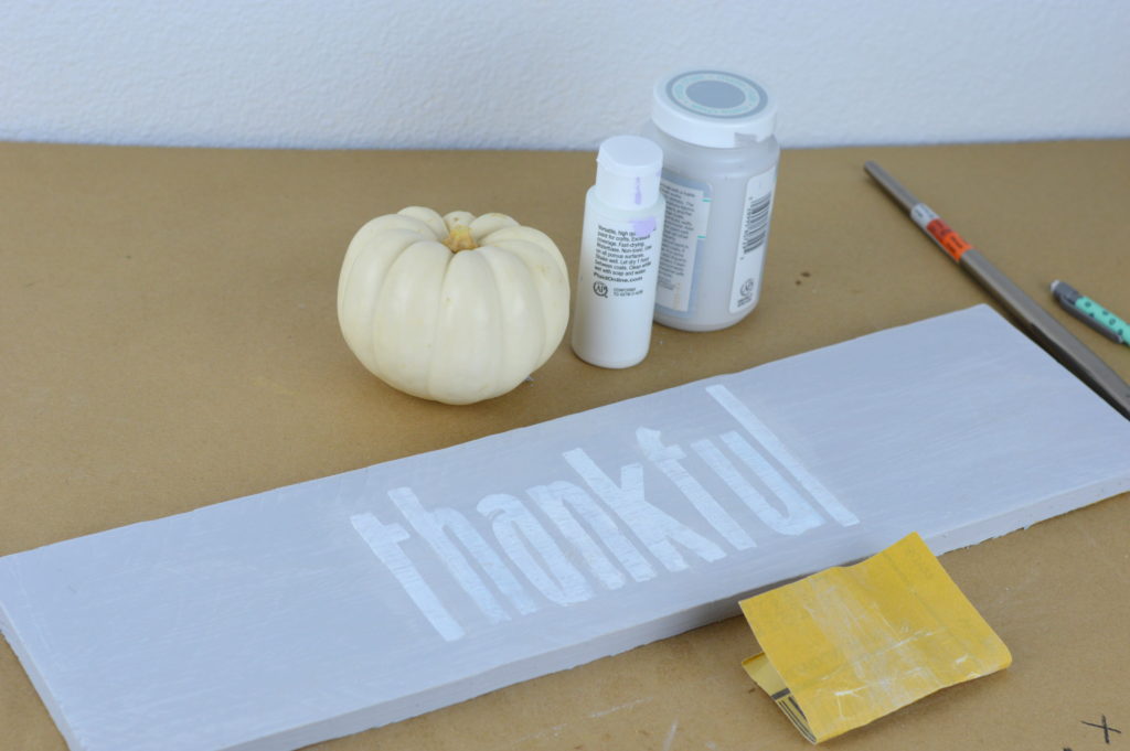 How to Make a Thankful Sign from a Pallet | mybigfathappylife.com