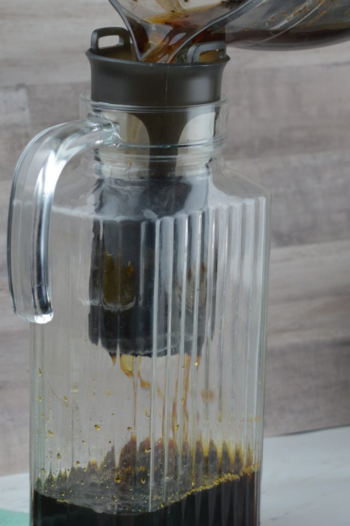 Did you know that you can easily make cold brew coffee at home?  It's simple to make, tastes delicious, and is less acidic than regular coffee!