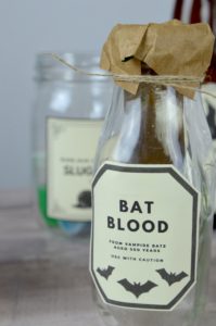 Add some fun to your Halloween decor with these DIY spooky potion bottles!  There’s also a free printable below so you can print your own potion labels!