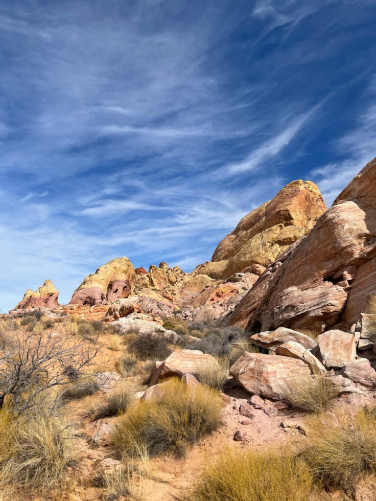 All the tips and a list of what to do and see at Valley of Fire State Park in Nevada including Fire Wave.