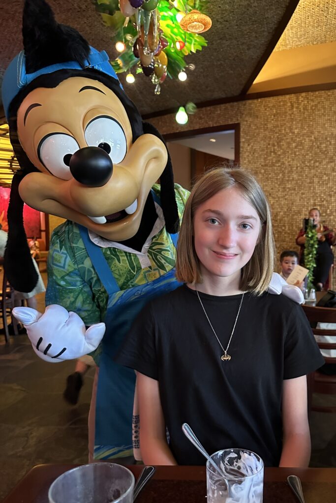 Everything you need to know about the character breakfast at Makahiki - The Bounty of the Islands at Aulani, A Disney Resort and Spa.