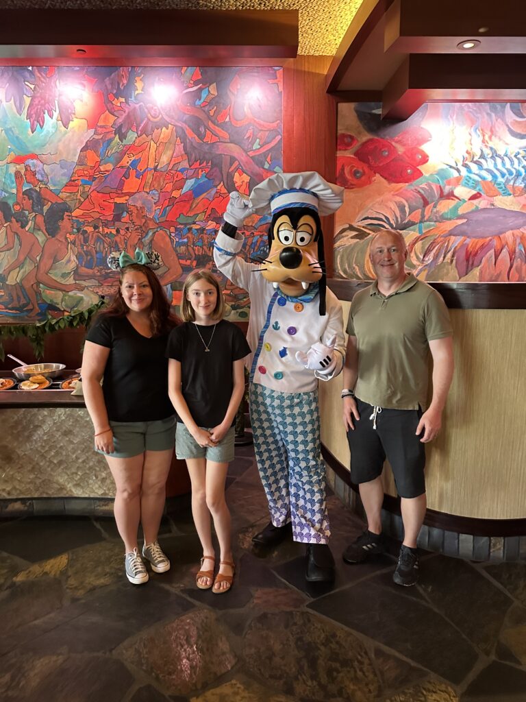 Everything you need to know about the character breakfast at Makahiki - The Bounty of the Islands at Aulani, A Disney Resort and Spa.